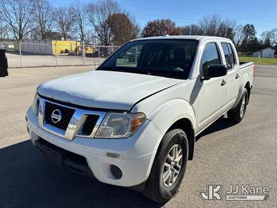 2015 Nissan Frontier 4x4 Crew-Cab Pickup Truck