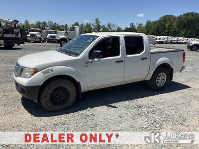 2017 Nissan Frontier 4x4 Crew-Cab Pickup Truck