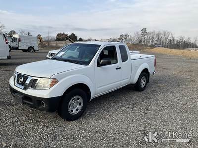 2015 Nissan Frontier Extended-Cab Pickup Truck