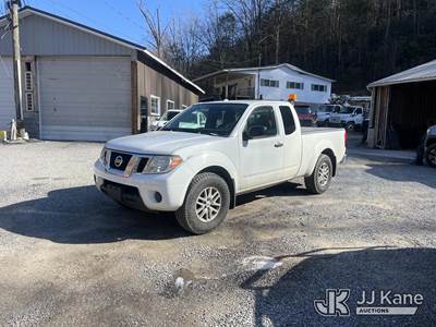 2016 Nissan Frontier Extended-Cab Pickup Truck