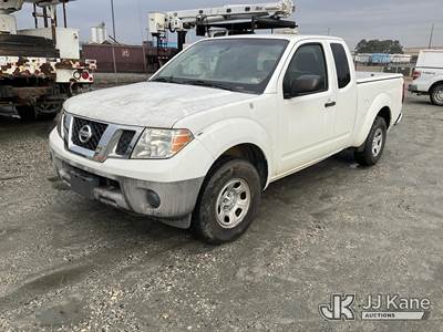 2015 Nissan Frontier Extended-Cab Pickup Truck