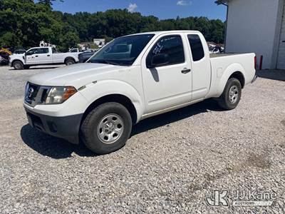 2016 Nissan Frontier Extended-Cab Pickup Truck