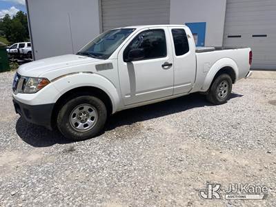 2017 Nissan Frontier Extended-Cab Pickup Truck