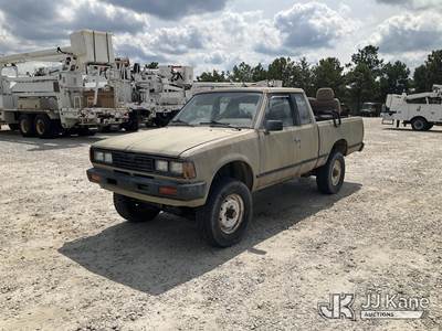 1986 Nissan King Cab 4x4 Extended-Cab Pickup Truck