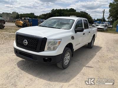 2018 Nissan Titan XD Double-Cab Pickup Truck