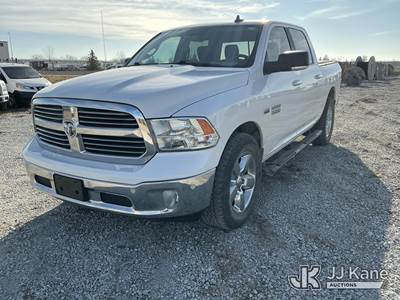 2017 RAM 1500 SLT Crew Cab SWB 4WD Crew-Cab Pickup Truck