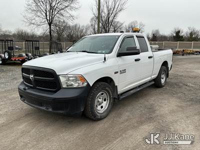 2015 RAM 1500 4x4 Extended-Cab Pickup Truck