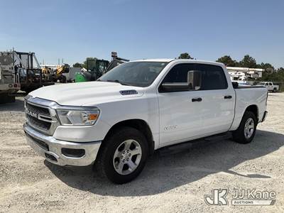 2019 RAM 1500 4x4 Crew-Cab Pickup Truck