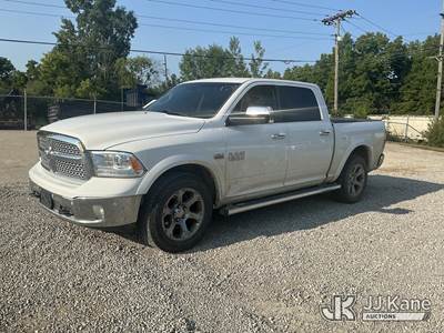 2017 RAM 1500 Laramie Crew Cab SWB Pickup Truck
