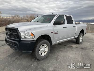 2014 RAM 2500 4x4 Crew-Cab Pickup Truck