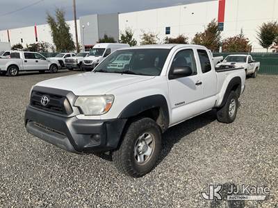 2014 Toyota Tacoma 4x4 Extended-Cab Pickup Truck