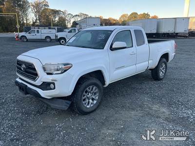 2017 Toyota Tacoma 4x4 Extended-Cab Pickup Truck