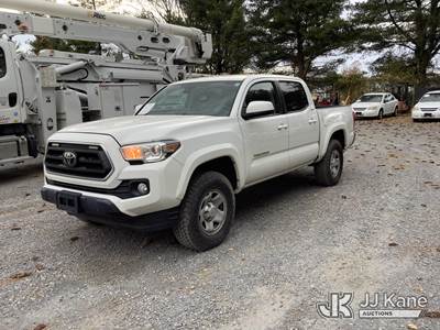 2020 Toyota Tacoma 4x4 SR5 Crew-Cab Pickup Truck