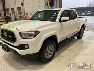 2017 Toyota Tacoma 4x4 Crew-Cab Pickup Truck
