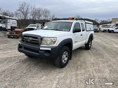 2010 Toyota Tacoma 4x4 Extended-Cab Pickup Truck