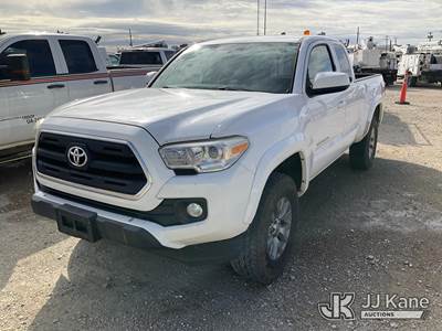 2017 Toyota Tacoma 4x4 Extended-Cab Pickup Truck