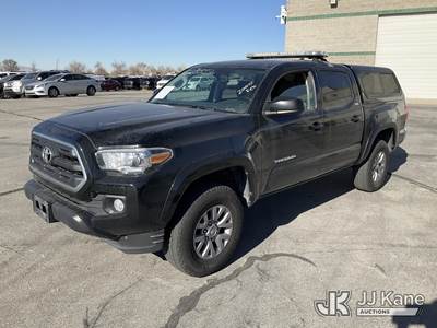 2016 Toyota Tacoma 4x4 Crew-Cab Pickup Truck