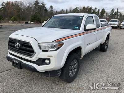 2017 Toyota Tacoma 4x4 Extended-Cab Pickup Truck