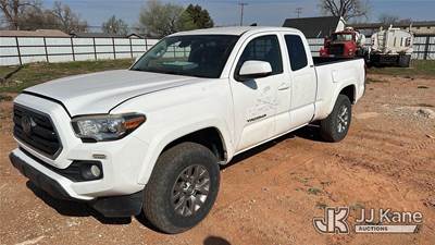 2018 Toyota Tacoma 4x4 Extended-Cab Pickup Truck