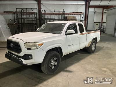 2016 Toyota Tacoma 4x4 Extended-Cab Pickup Truck