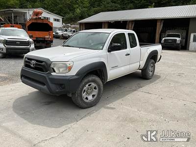 2014 Toyota Tacoma 4x4 Extended-Cab Pickup Truck