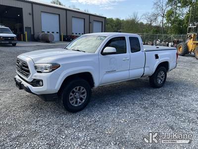 2018 Toyota Tacoma 4x4 Extended-Cab Pickup Truck