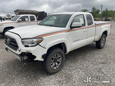 2017 Toyota Tacoma 4x4 Extended-Cab Pickup Truck