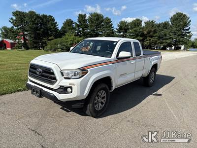 2017 Toyota Tacoma 4x4 Extended-Cab Pickup Truck