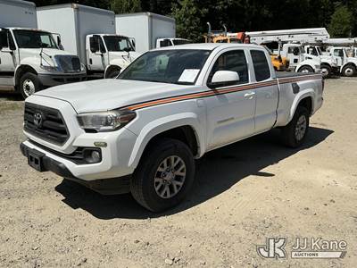 2017 Toyota Tacoma 4x4 Extended-Cab Pickup Truck