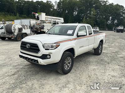 2017 Toyota Tacoma 4x4 Extended-Cab Pickup Truck