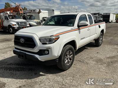 2017 Toyota Tacoma 4x4 SR5 Extended-Cab Pickup Truck