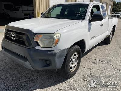 2013 Toyota Tacoma Extended-Cab Pickup Truck