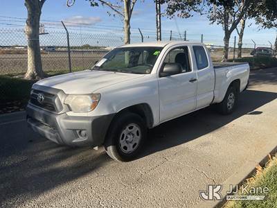 2015 Toyota Tacoma Extended-Cab Pickup Truck