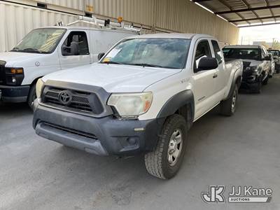 2015 Toyota Tacoma Extended-Cab Pickup Truck