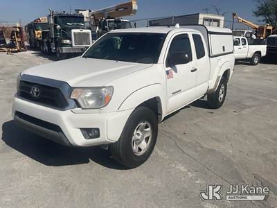 2015 Toyota Tacoma Extended-Cab Pickup Truck