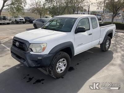 2015 Toyota Tacoma Extended-Cab Pickup Truck