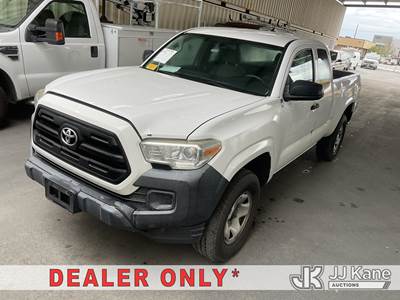 2016 Toyota Tacoma Extended-Cab Pickup Truck