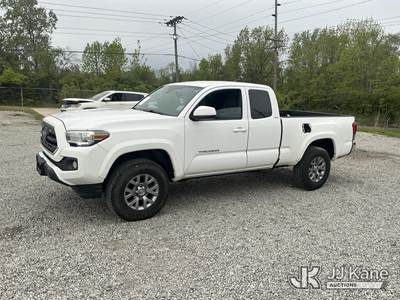 2018 Toyota Tacoma SR5 Access Cab Extended-Cab Pickup Truck