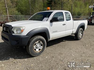 2013 Toyota Tacoma Extended-Cab Pickup Truck