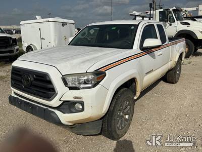 2018 Toyota Tacoma Extended-Cab Pickup Truck