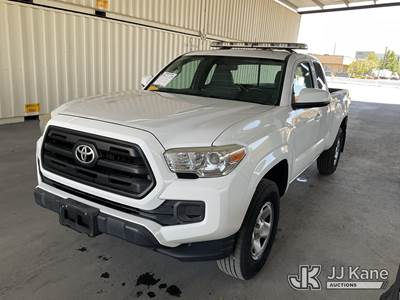 2016 Toyota Tacoma Extended-Cab Pickup Truck