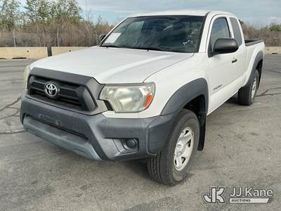 2013 Toyota Tacoma Extended-Cab Pickup Truck