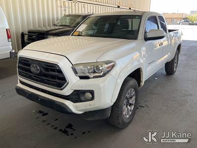 2018 Toyota Tacoma Extended-Cab Pickup Truck