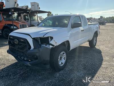 2019 Toyota Tacoma Extended-Cab Pickup Truck
