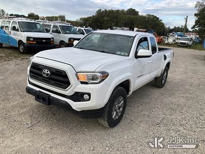 2017 Toyota Tacoma SR5 Access Cab Extended-Cab Pickup Truck
