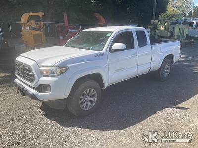 2018 Toyota Tacoma SR5 Extended-Cab Pickup Truck