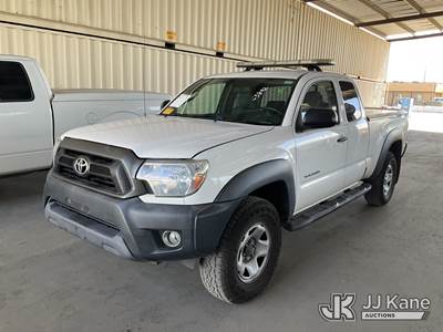 2015 Toyota Tacoma Extended-Cab Pickup Truck