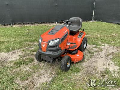 Husqvarna YTH22V46 Riding Lawnmower