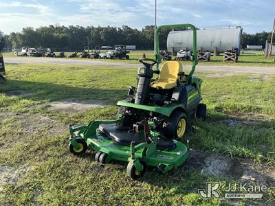 John Deere 1550 Zero Turn Riding Mower