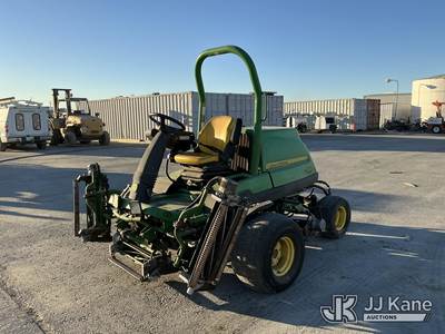 John Deere 7500A E-CUT HYBRID Lawn Tractor